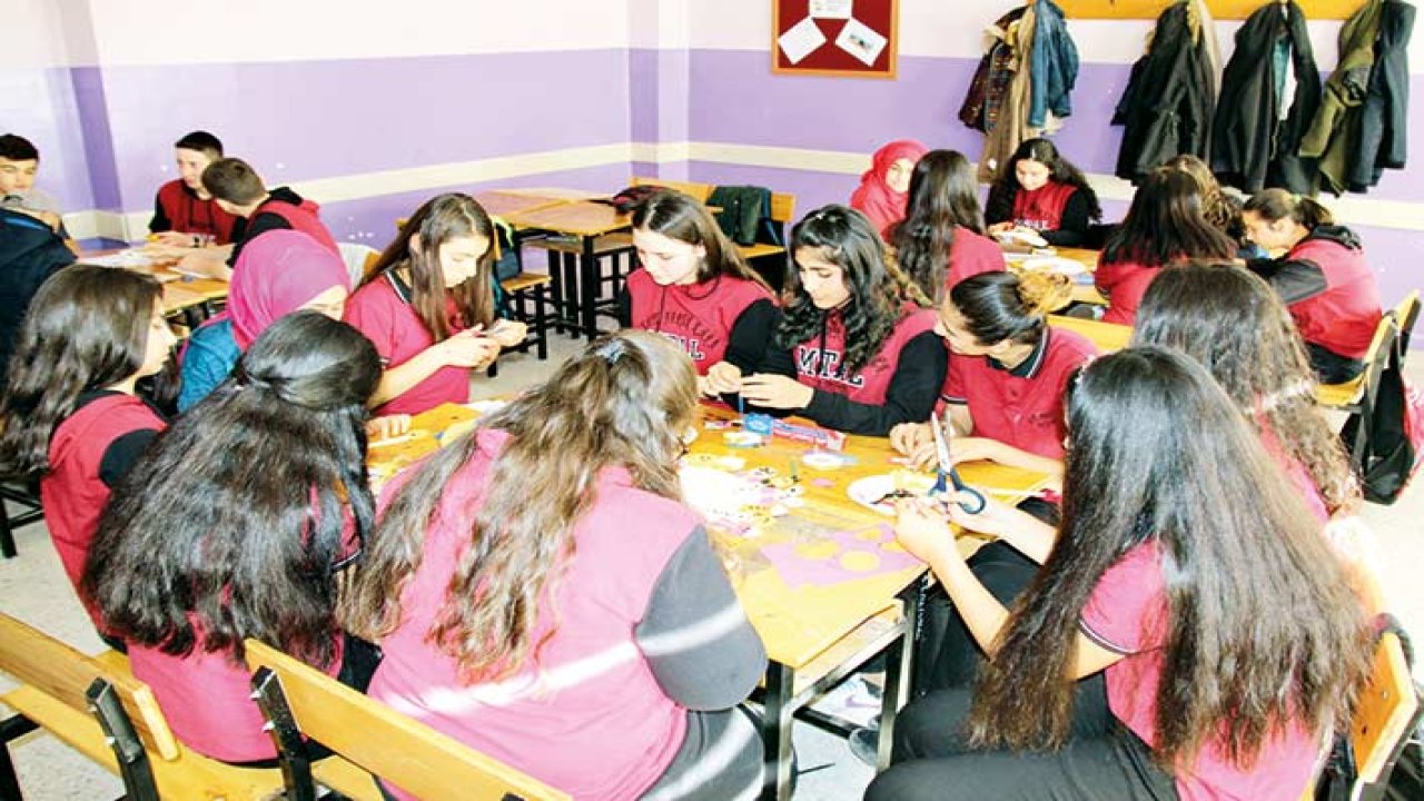Edirne'de Roman Öğrencilerin Devamsızlık Sorunu Çözülüyor
