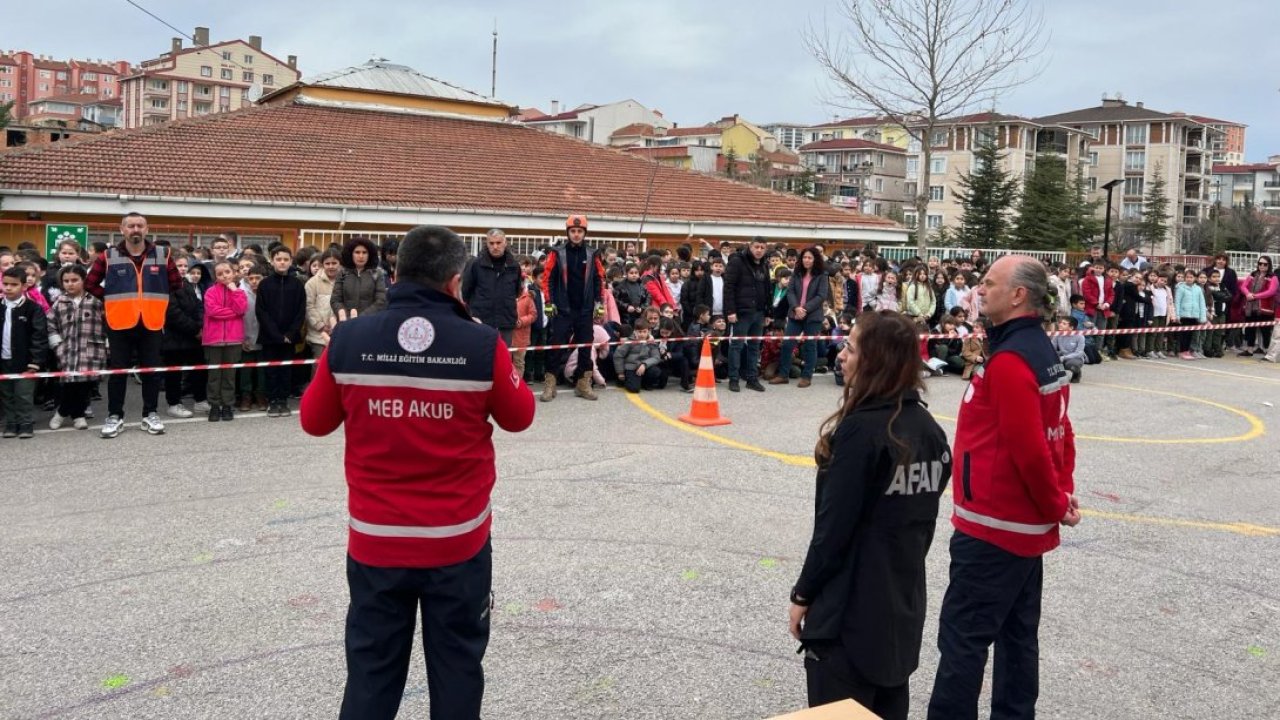 Edirne'deki Okullarda Deprem Tatbikatı Yapıldı