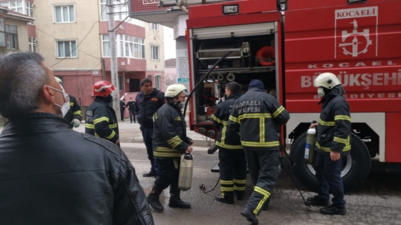 Kocaeli'de Çıkan Yangında Ev Hasar Gördü