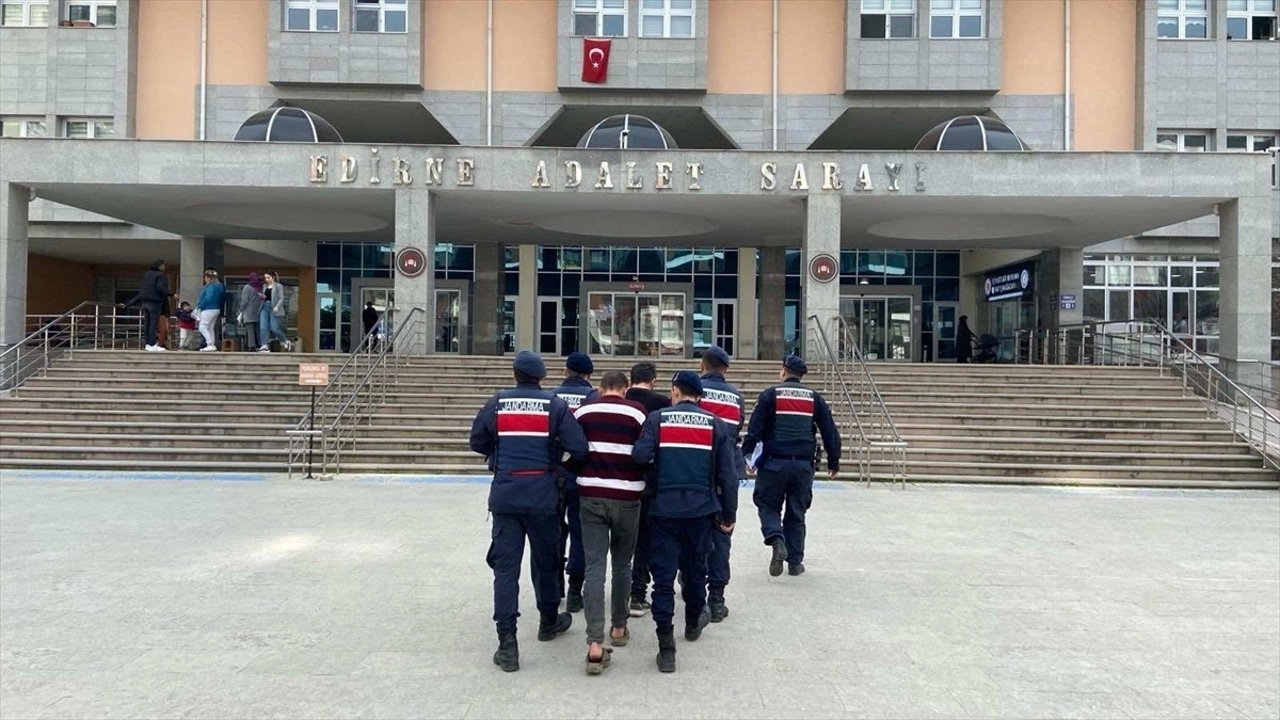 Edirne'de Yurt Dışına Kaçarken Yakalanan Firari Hükümlü Tutuklandı
