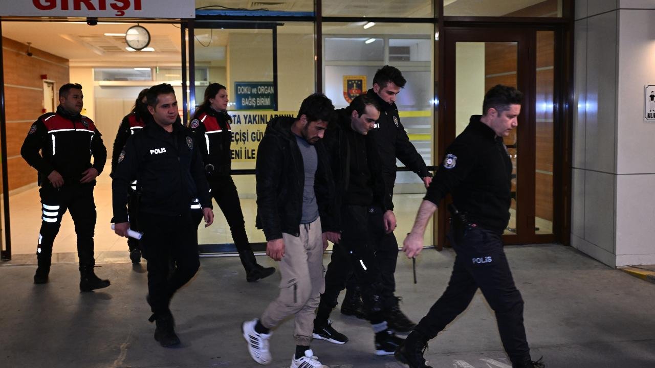 Edirne'de Kontrolden Kaçan Araçta 7 Düzensiz Göçmen Yakalandı