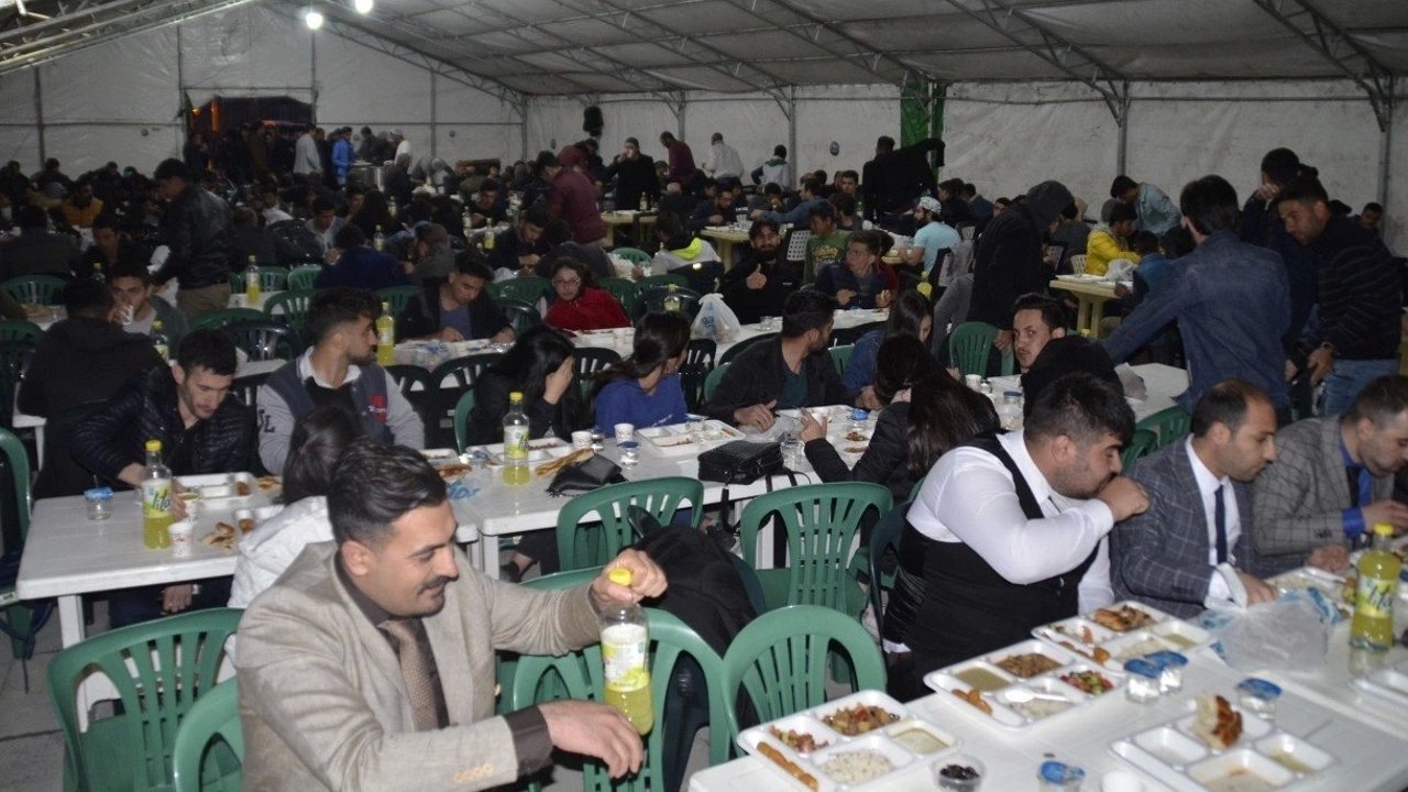 Ağrılı Hayırsever İş Adamı Memleketinde Ramazan Boyunca İftar Verecek