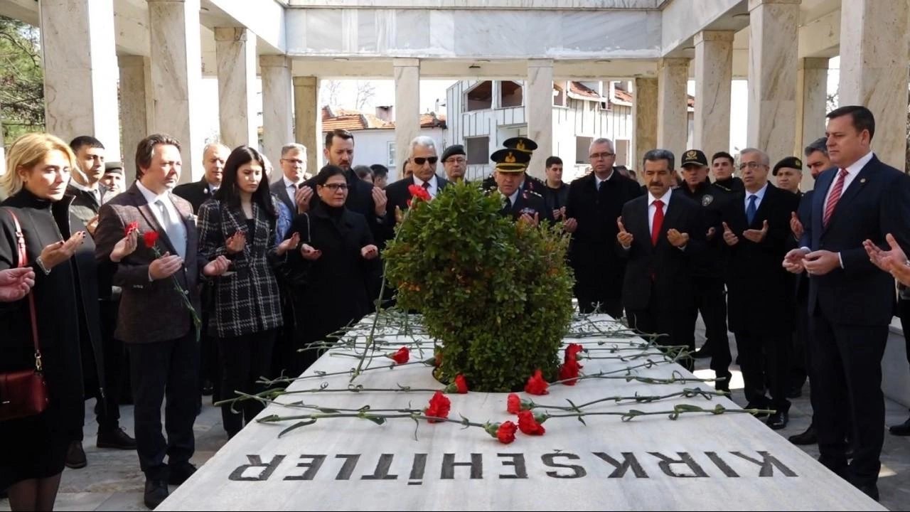 Kırklareli'nde 18 Mart Şehitleri Anma Günü ve Çanakkale Deniz Zaferi Töreni Düzenlendi