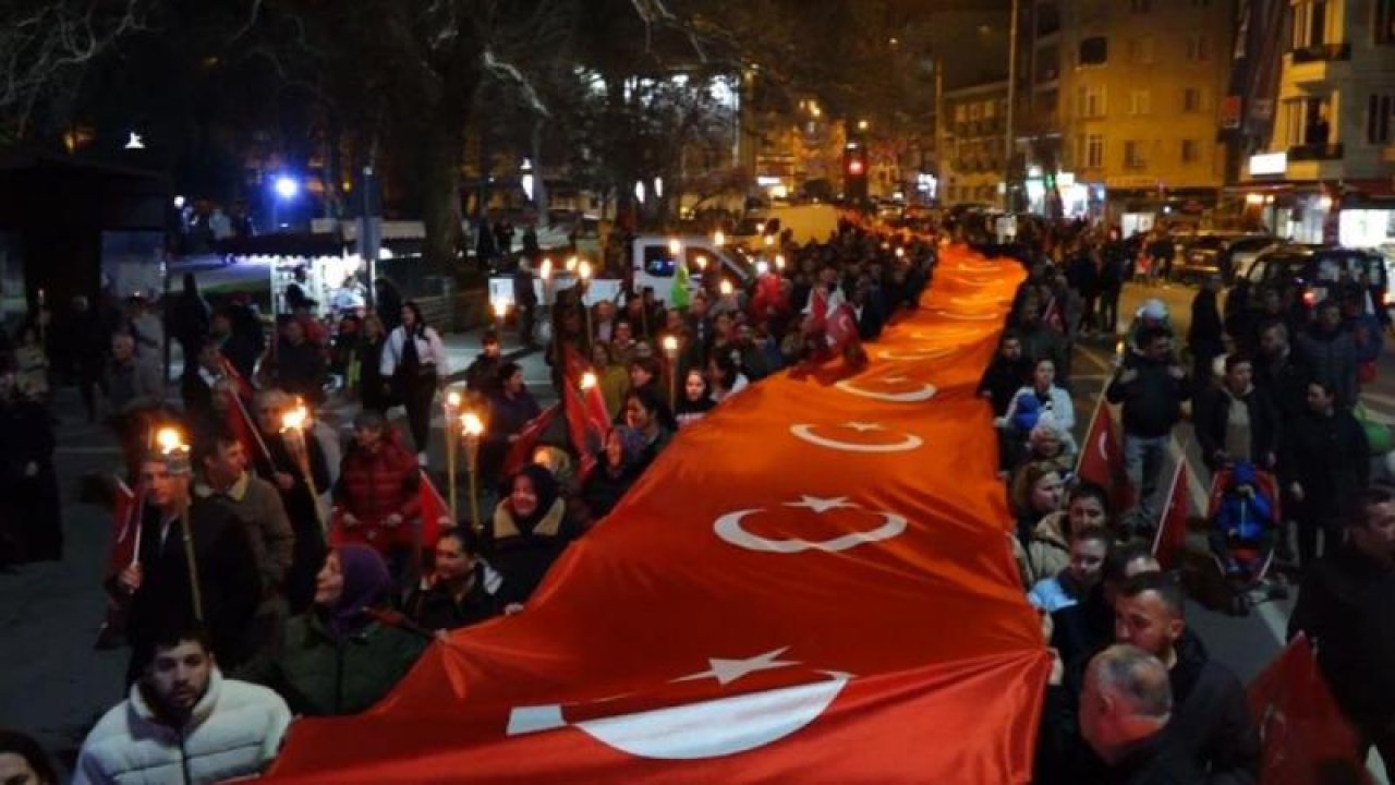 Kırklareli'nde Şehitlere Saygı Yürüyüşü Düzenlendi