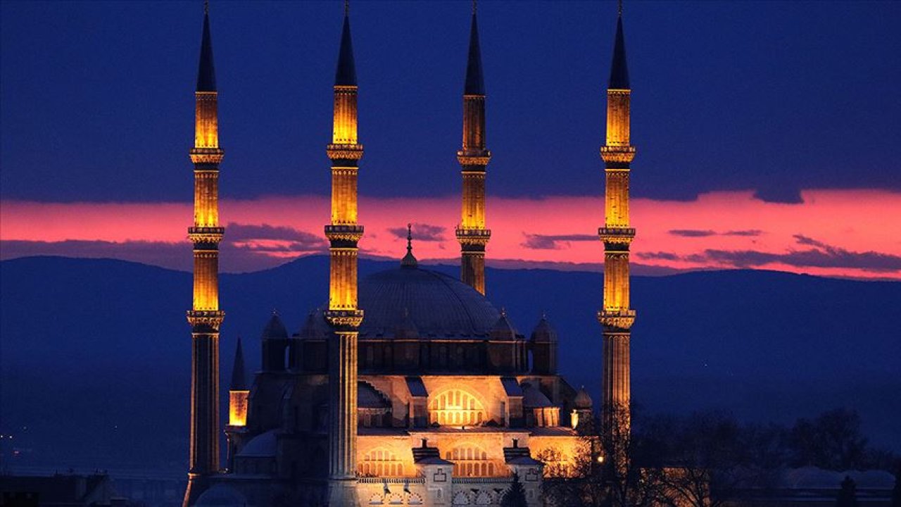 Mukabele Geleneği Edirne'deki Tarihi Camilerde Sürdürülüyor