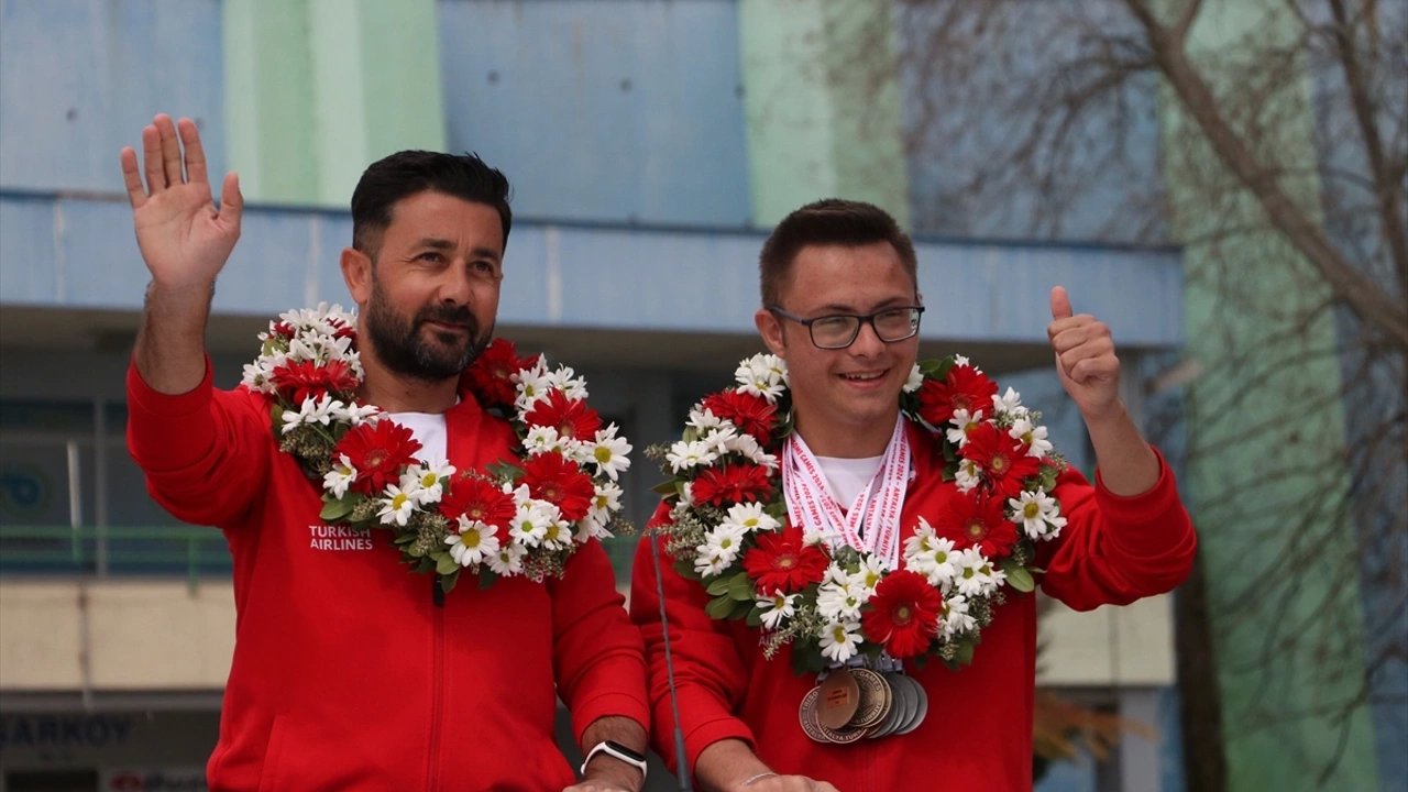 Dünya Şampiyonu Down Sendromlu Milli Atlet Emirhan Tekirdağ'da Karşılandı
