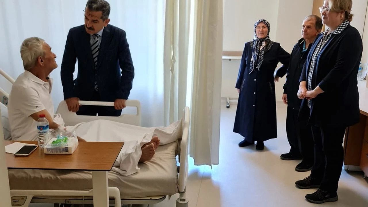 Kırklareli Valisi Ekici'den Hastanedeki Hastalara Ziyaret
