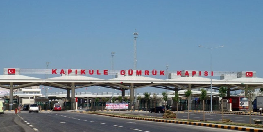 Edirne'de Bir Araçta Gümrük Kaçağı Ürünler Yakalandı