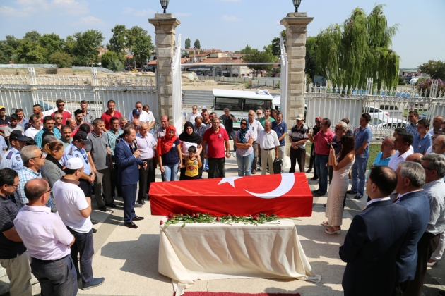 Belediyedeki Törenle Uğurlandı