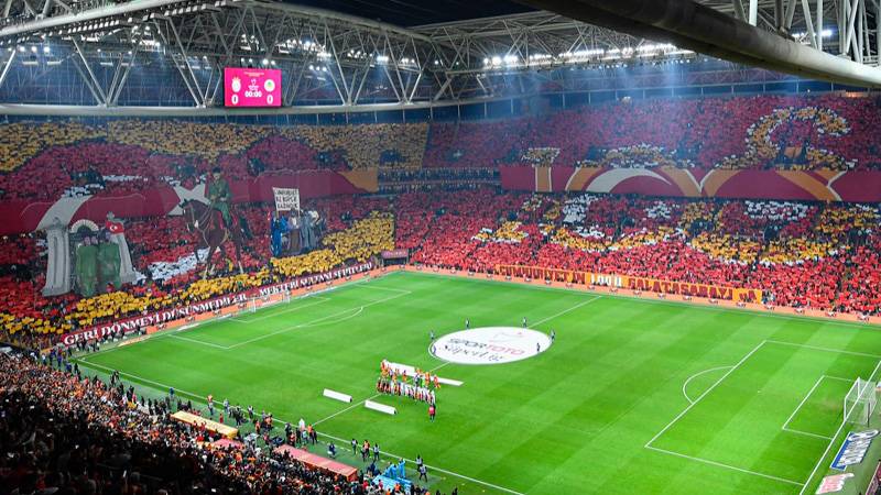 Galatasaray Taraftarından Anlamlı Koreografi