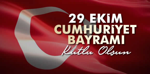 Kırklareli'nde Tarlada Cumhuriyet Heyecanı! Çiftçi Traktörüyle Cumhuriyet 99 Yaşında Yazdı