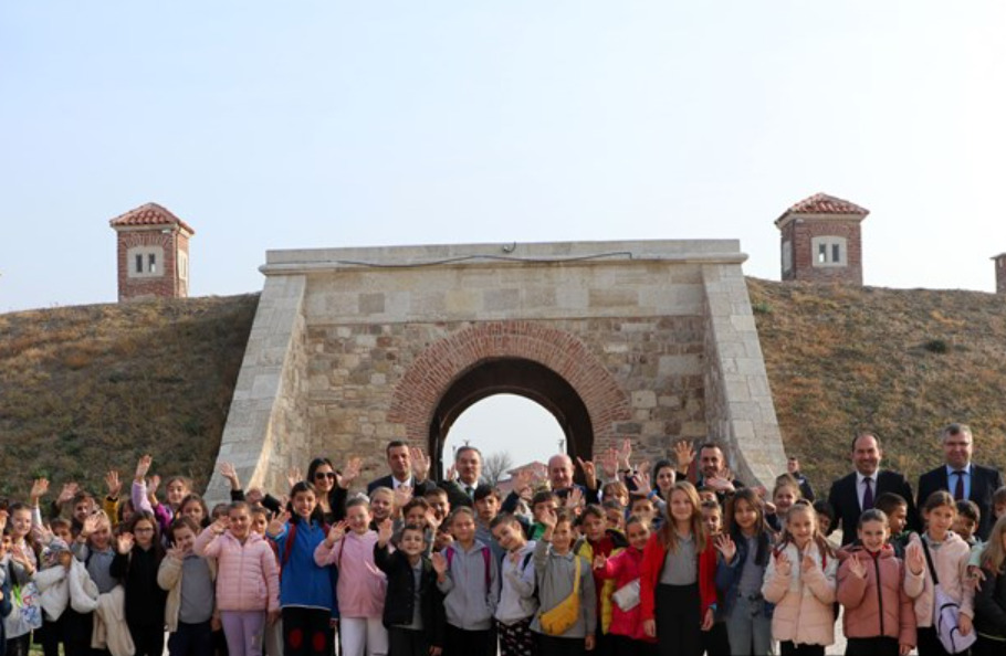 Edirne'de Öğrenciler Balkan Tarihi Müzesi'ni Geziyor