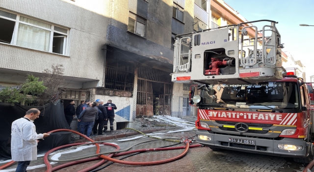 Sultangazi'de Boş Arazide Yangın Çıktı