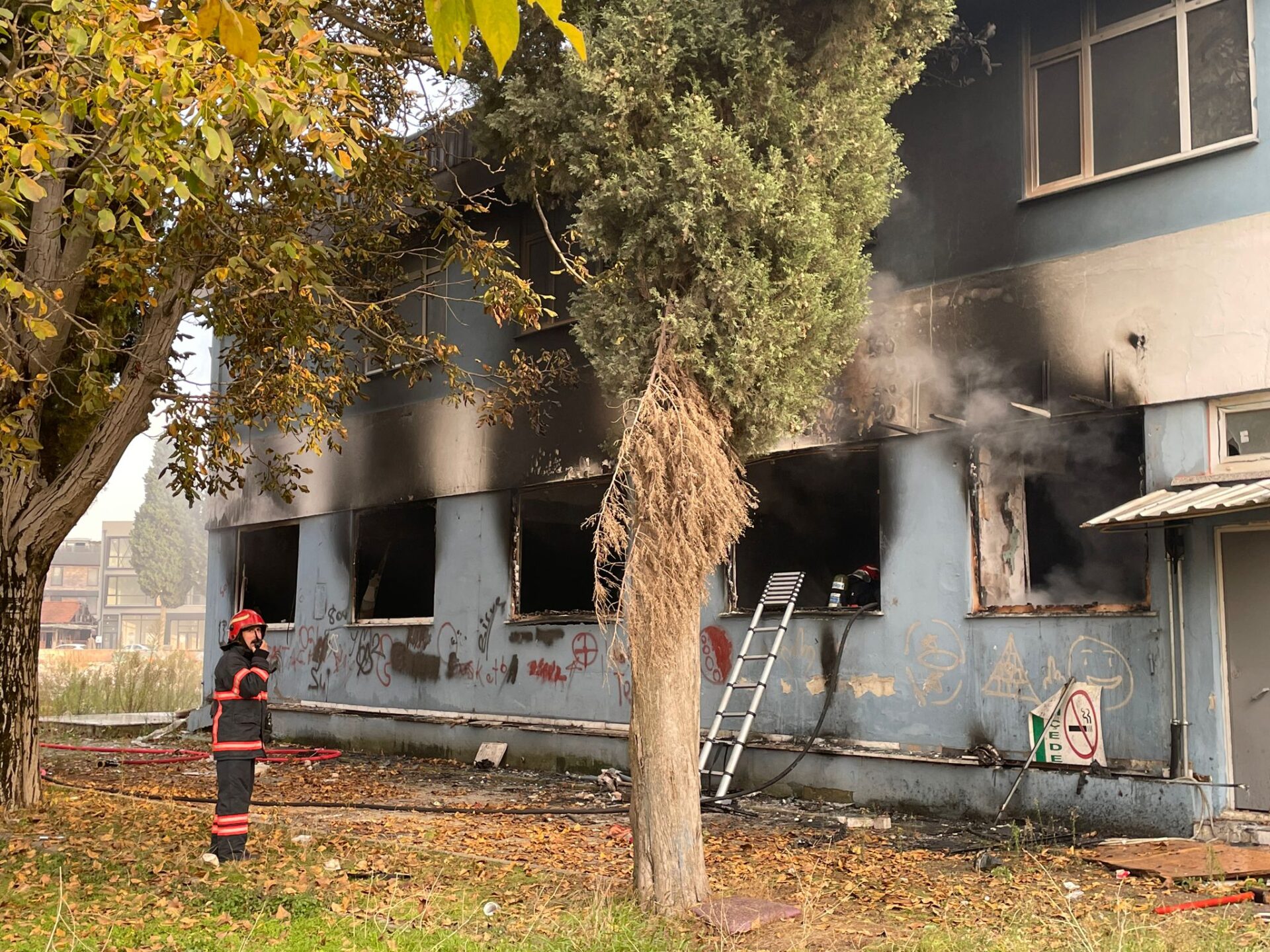 Sakarya'da Spor Salonunda Çıkan Yangın Söndürüldü