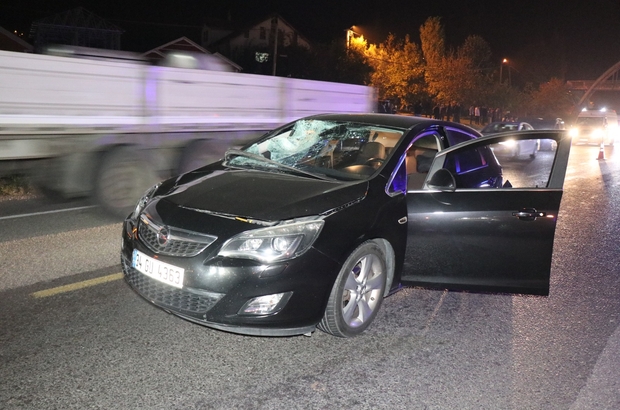 Sakarya'da Otomobil Devrildi: 4 Yaralı