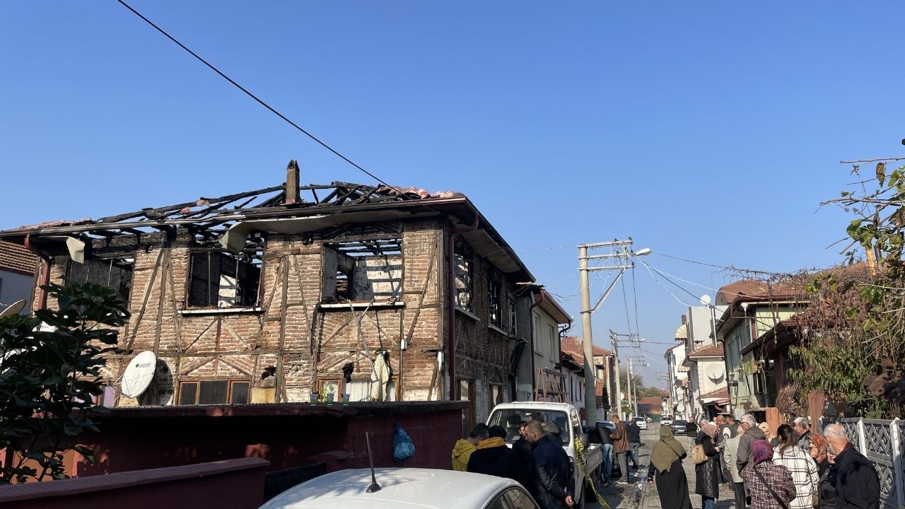 Sakarya'da Ahşap Evde Yangın Çıktı