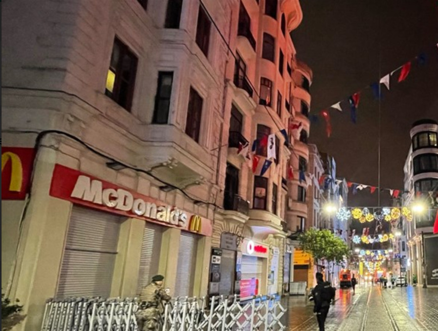 İstiklal Caddesi Yeniden Trafiğe Açıldı