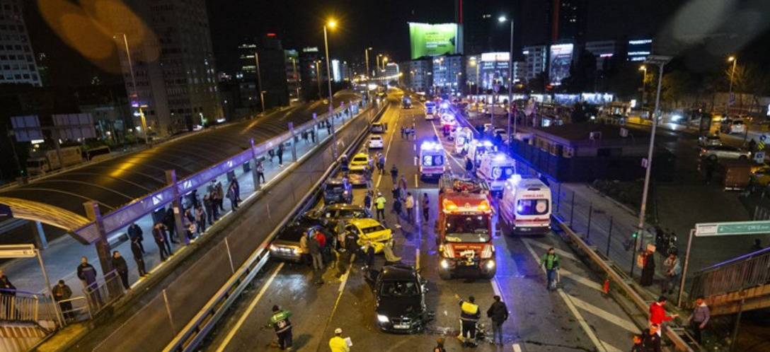 Şişli'de Korkunç Kaza! Çok Sayıda Yaralı Var