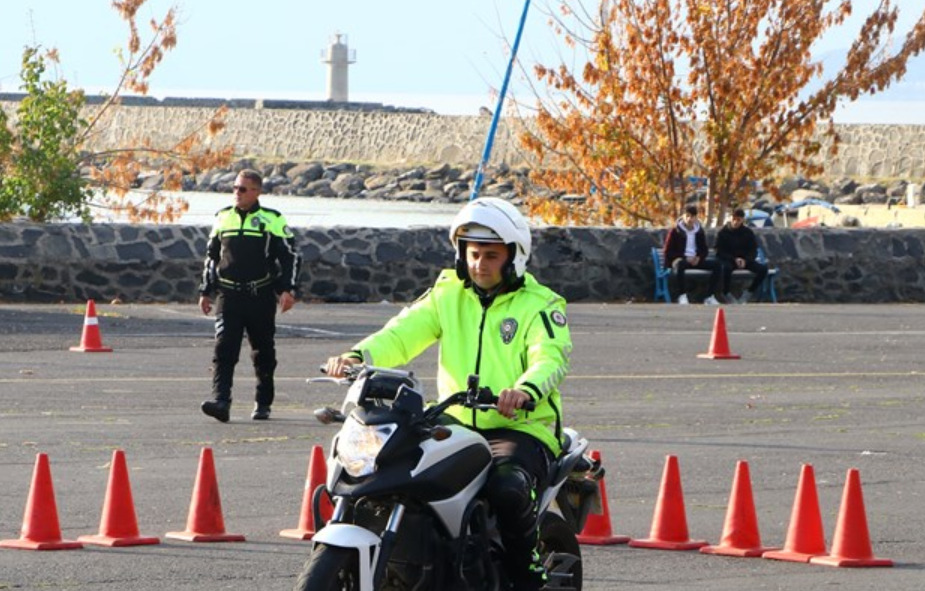 Tekirdağ'daki Polis Ekiplerine Eğitim Verildi