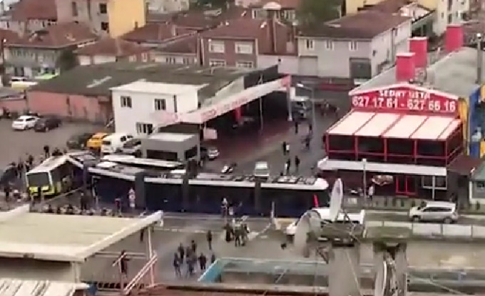 İstanbul'da Feci Tramvay Kazası! Yaralılar Var