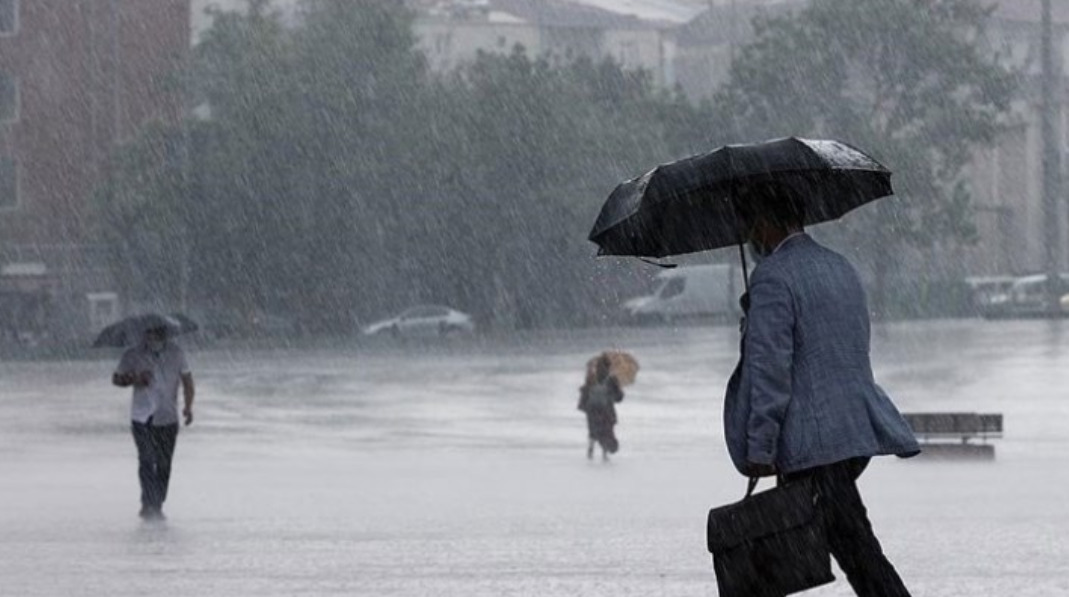 Meteoroloji Saat Vererek Uyardı! Marmara ve Ege Bölgesi'ne Kritik Uyarılar