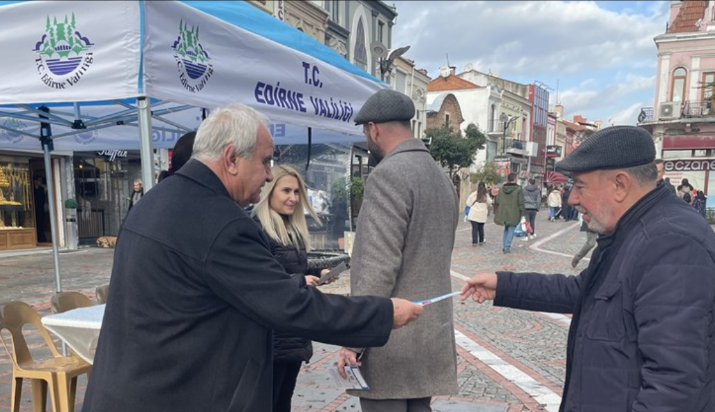 Edirne'de Dünya İnsan Hakları Günü Stantı Açıldı