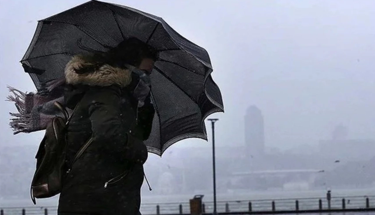 İstanbul'un İlçeleri Renk Renk Uyarıldı! Meteoroloji'den 'Hamleli Tam Fırtına' Uyarısı