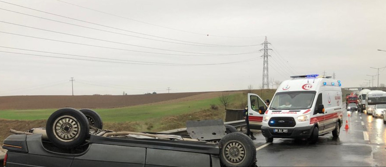 Tekirdağ'da Devrilen Otomobilin Sürücüsü Yaralandı