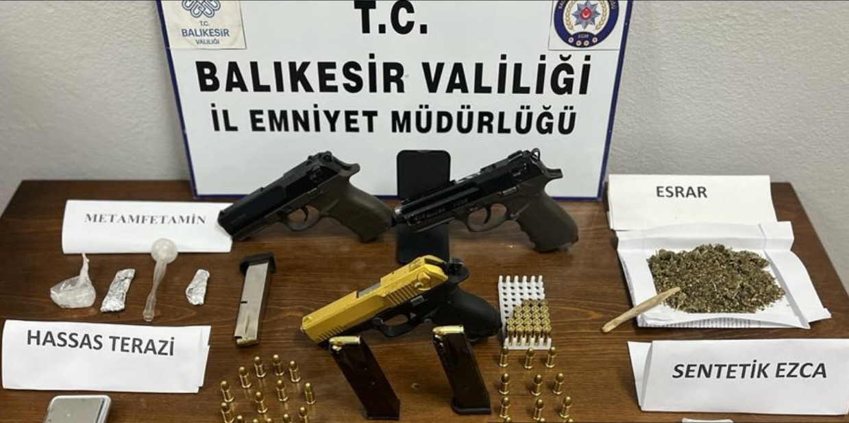 Balıkesir'de Uyuşturucu Satan 2 Kişi Yakalandı