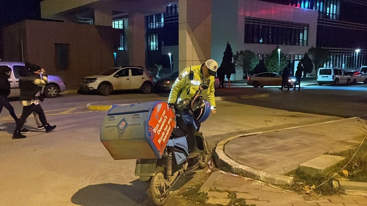 Edirne'de Trafik Kazası! Otomobille Çarpışan Kurye Hastanelik Oldu