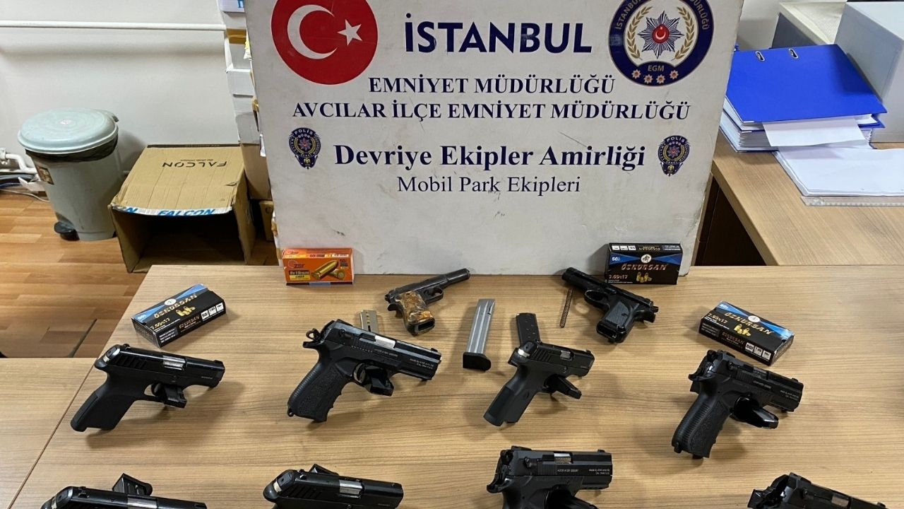 İstanbul'da Kaçak Silah Ticareti: 8 Gözaltı