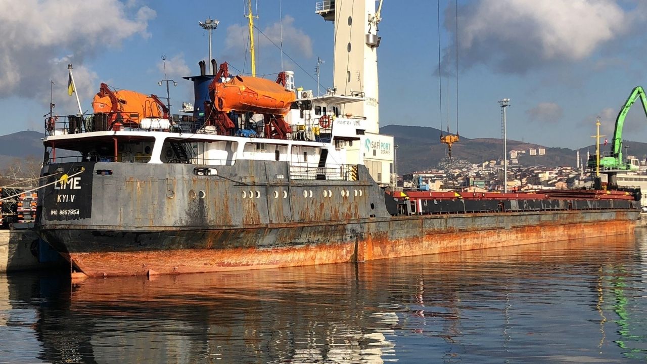 İzmit Körfezi'ni Kirleten Gemiye 3 Milyon TL'lik Ceza