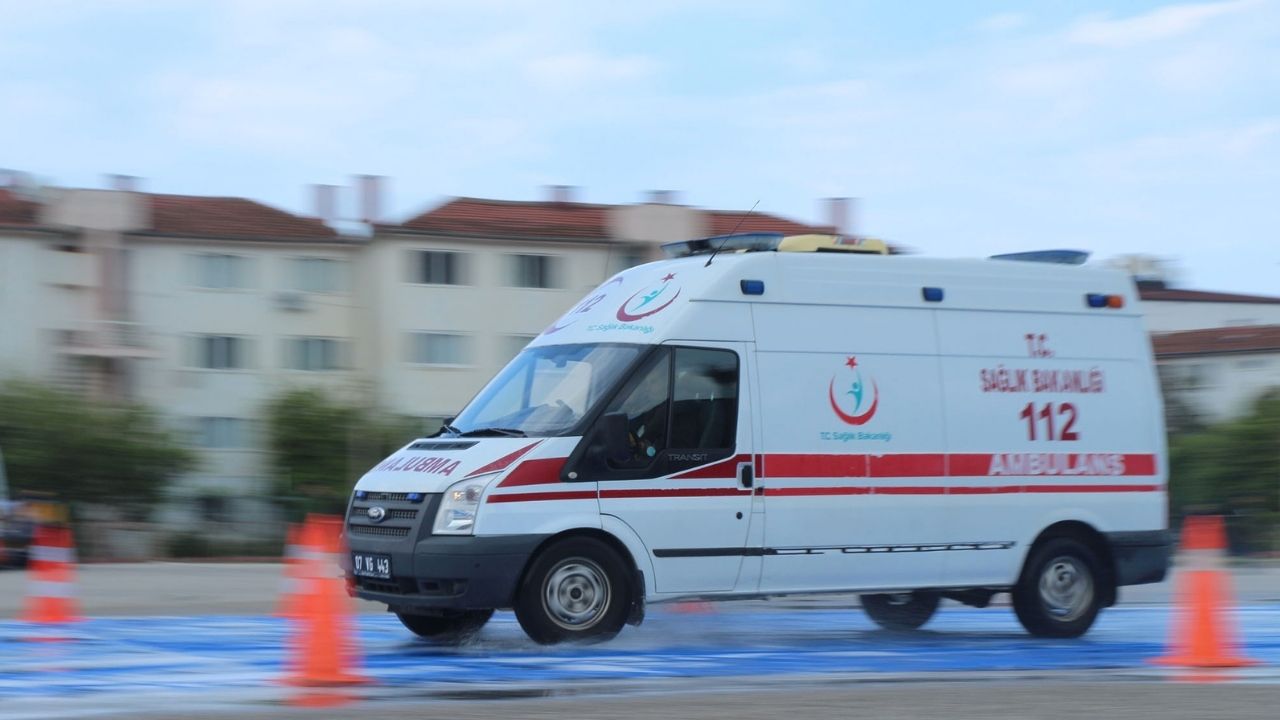 Ambulansta 6 Binden Fazla Kaçak İlaç Ele Geçirildi