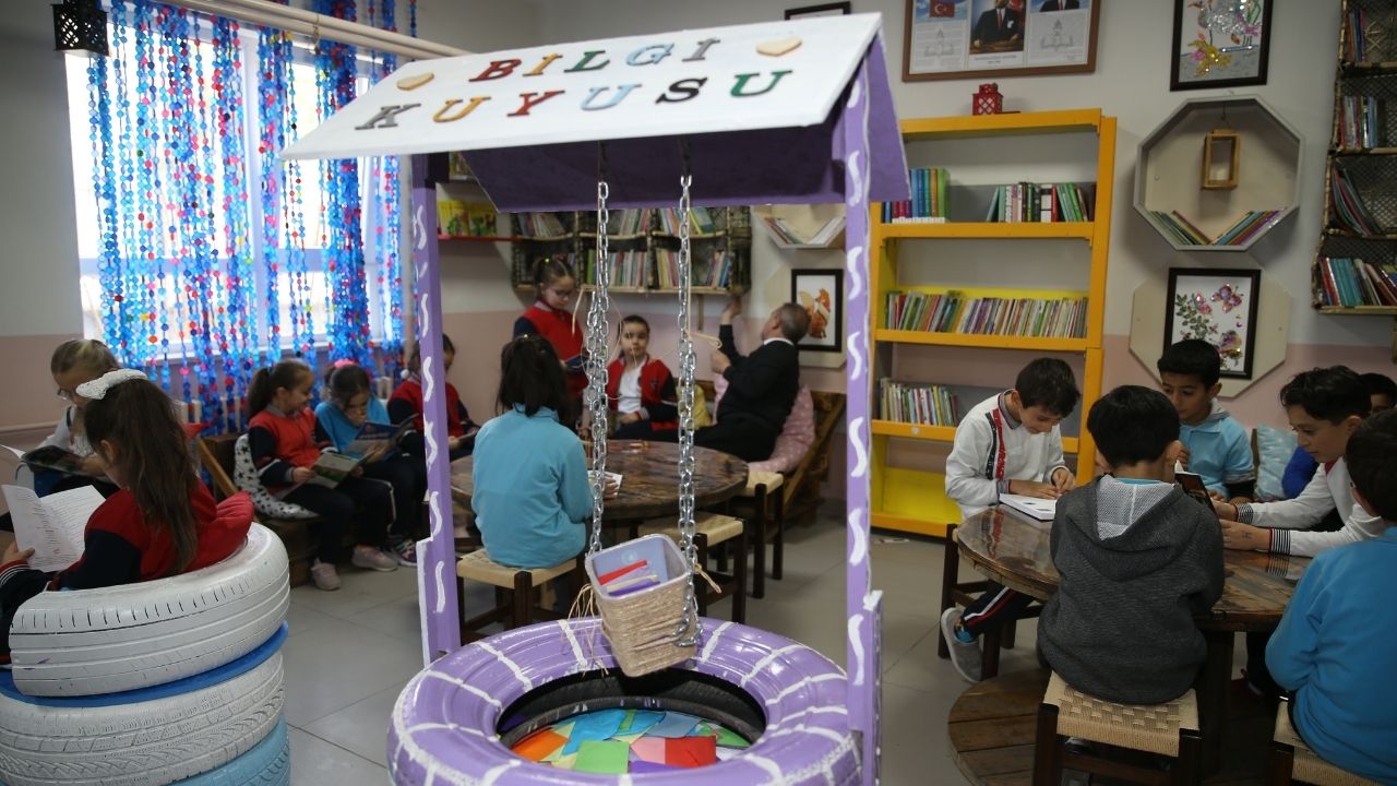 Çocuklara Kitap Okumayı Sevdiren Kütüphane! Üstelik Her Şey Atık Malzemelerden