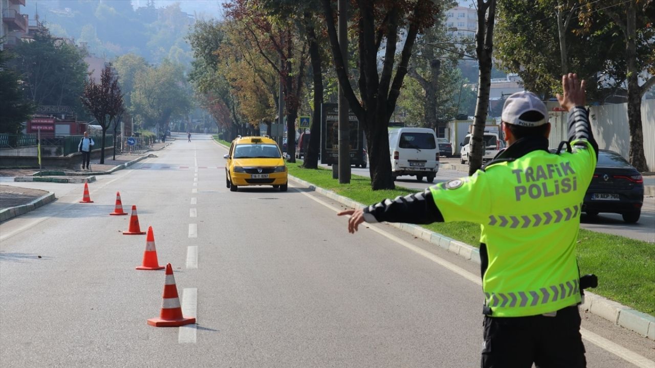 Sakarya'da Tam 6 Bin 410 Araç Trafikten Men Edildi