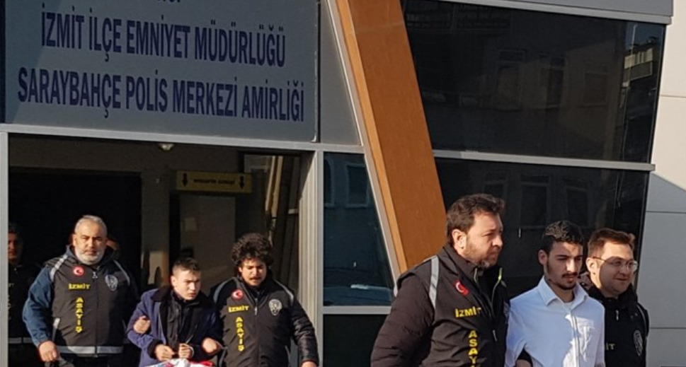 Kocaeli'deki Bıçaklı Kavgaya İlişkin 4 Şahıs Gözaltına Alındı